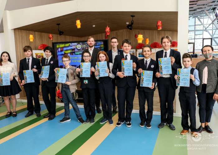 29 апреля в медиатеке Инженерно-технологической школы № 777 прошли школьные командные соревнования «Создай и разгадай IT-кроссворд»