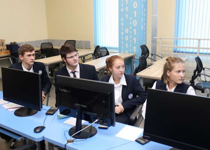 Обучающиеся 10-х классов приняли участие в межрегиональном онлайн-турнире по физике «АтомоХод»