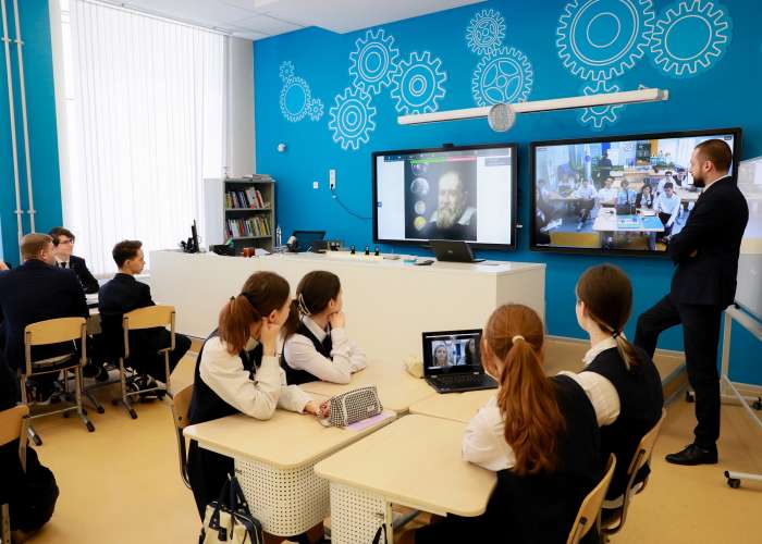 В Инженерно-технологической школе № 777 Санкт-Петербурга в рамках проекта «Содружество, сотворчество, успех» прошёл фестиваль интегрированных уроков