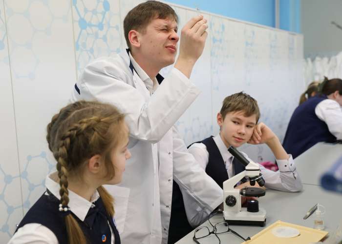 Ученики Инженерно-технологической школы № 777 Санкт-Петербурга погрузились в университетский мир
