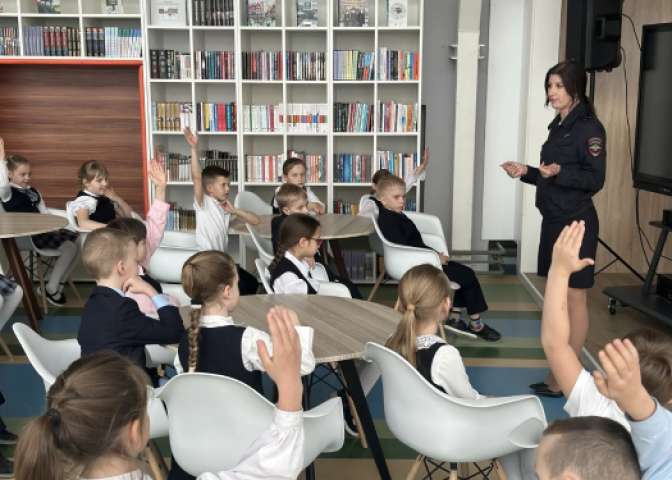 Безопасные каникулы: встреча с инспектором ГИБДД