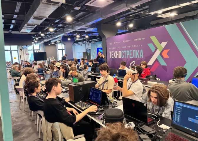 Наши ребята — чемпионы международного цифрового хакатона на «ТехноСтрелке»