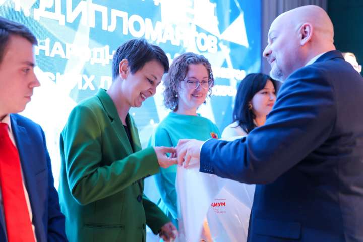 Два конкурса, одна сцена — в ИТШ №777 наградили лучших наставников и юных исследователей