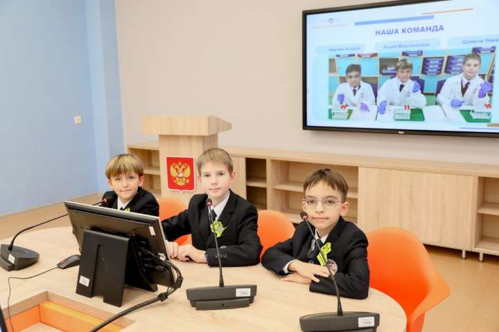 Обучающиеся ИТШ № 777 защитили исследовательскую работу по подводной робототехнике