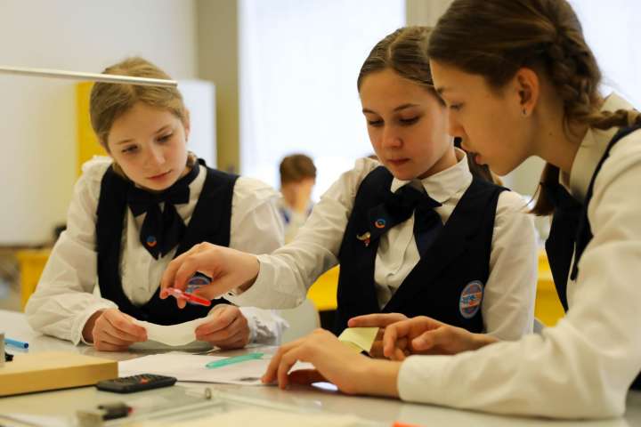 Физика, химия, биология, английский и технология: три урока фестиваля «Содружество+сотворчество=успех»!