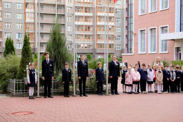 Линейка поднятия флагов