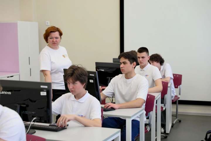 Третий день Летних инженерных интенсивов для обучающихся 7, 8 и 10 классов
