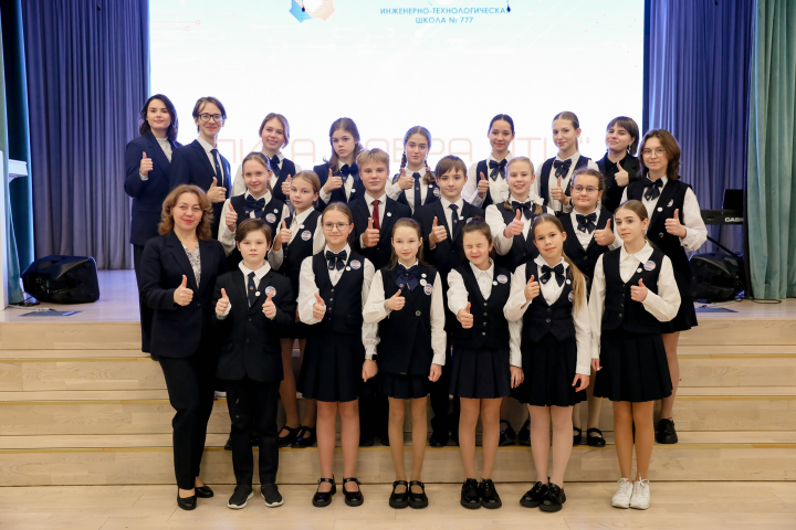 В Международный день добровольцев состоялось вручение значков волонтёрского центра «Лига добра ИТШ»