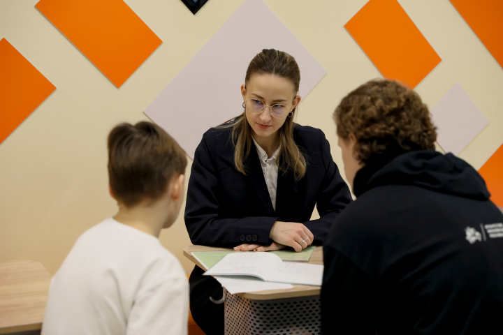 В ИТШ № 777 прошли консультации педагогов для родителей обучающихся