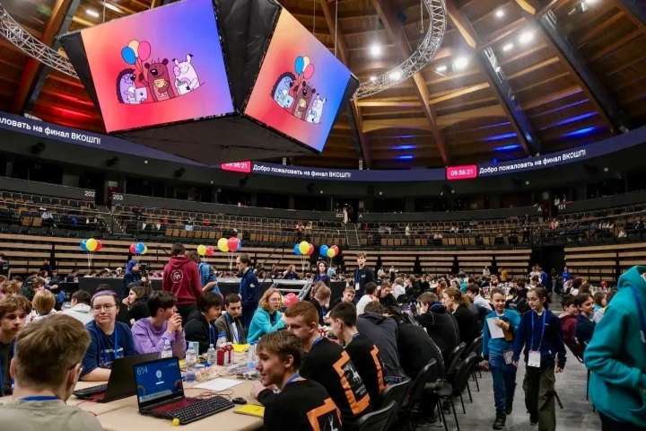 Обучающийся 10.2 класса Игорь Сапегин награждён дипломом III степени на Всероссийской командной олимпиаде школьников по программированию