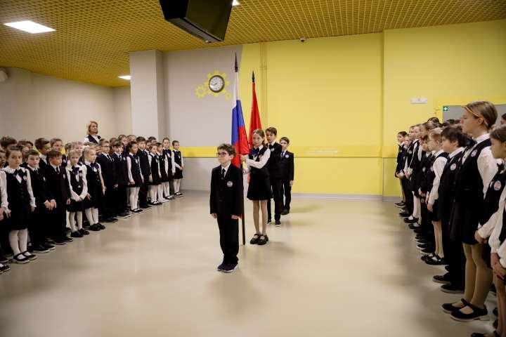 Линейка поднятия флагов