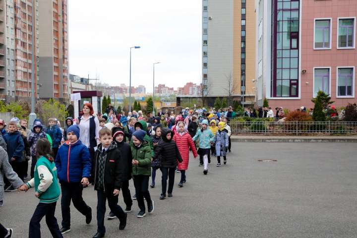 Тренировка по эвакуации при возникновении пожара в здании