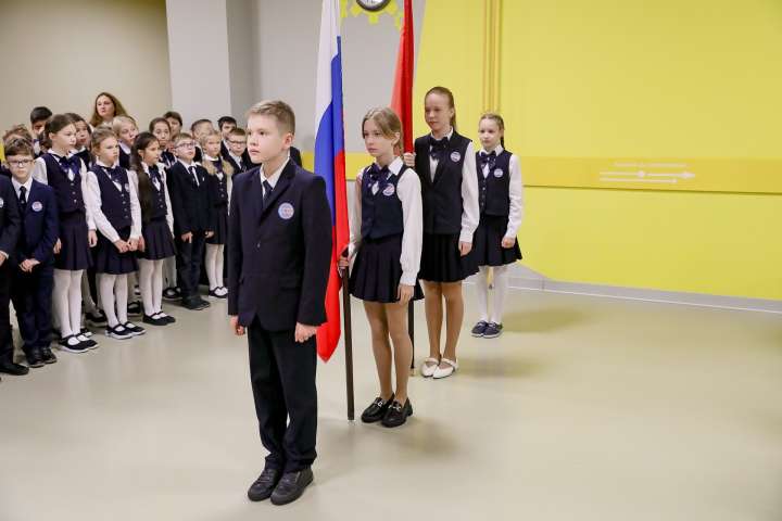 Линейка поднятия флагов