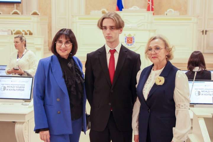 Представители Инженерно-технологической школы № 777 награждены грамотами Законодательного Собрания Санкт-Петербурга