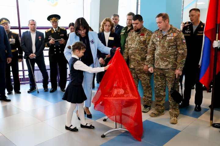 Видеосюжет: Открытие Парты Героя