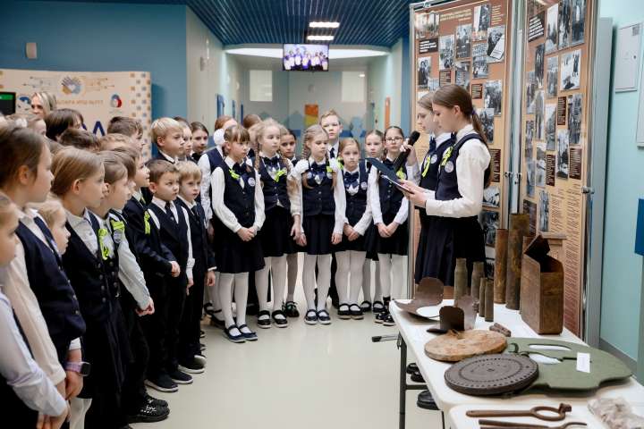 В ИТШ № 777 открылась экспозиция ко Дню полного освобождения Ленинграда от фашистской блокады
