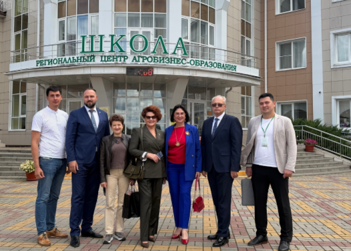 Второй день на Всероссийском форуме агрошкол: локальный опыт, стратегическая сессия и «Сад дружбы»