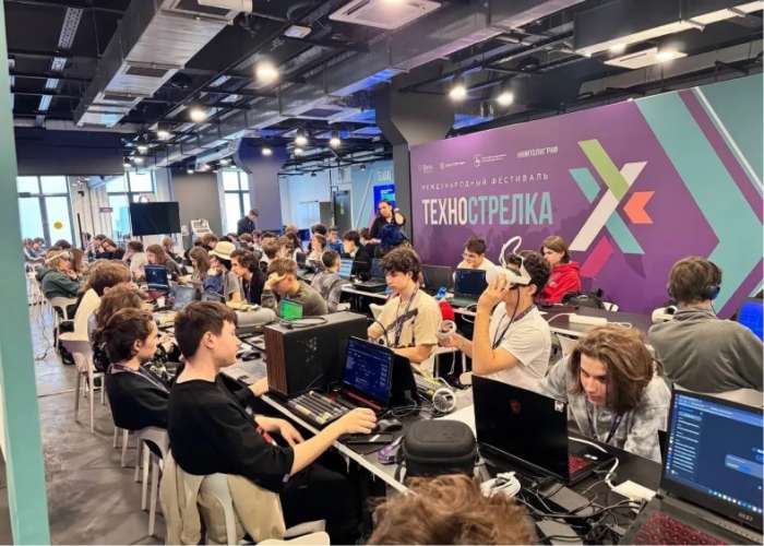 Наши ребята — чемпионы международного цифрового хакатона на «ТехноСтрелке»