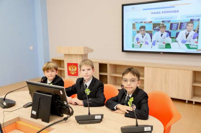 Обучающиеся ИТШ № 777 защитили исследовательскую работу по подводной робототехнике