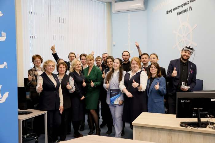 Внутрифирменное обучение педагогов по работе с оборудованием в лаборатории судостроения