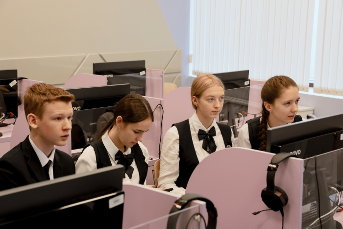 Обучающиеся ИТШ № 777 приняли участие в I межрегиональном конкурсе «БиоИнфо: исследователи генома»