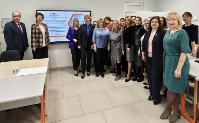 Ресурсный центр общего образования ИТШ № 777 провёл выездную сессию по программе диссеминации инноваций