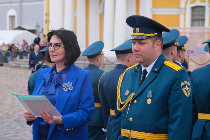 Церемония вручения дипломов и аттестатов выпускникам и кадетам Санкт-Петербургского университета Государственной противопожарной службы МЧС России