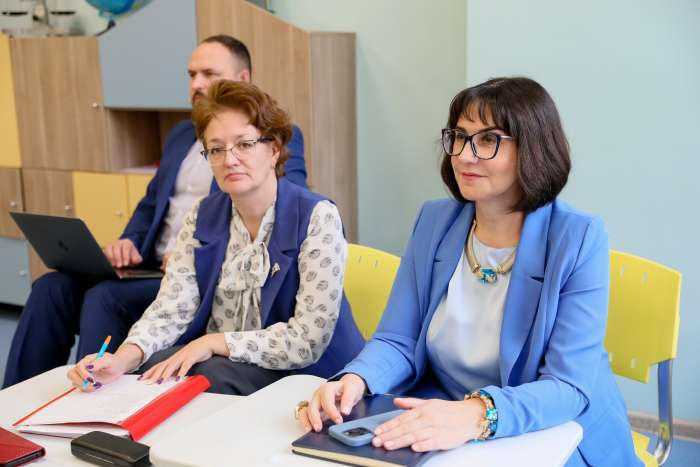 Администрация школы посетила учебные занятия