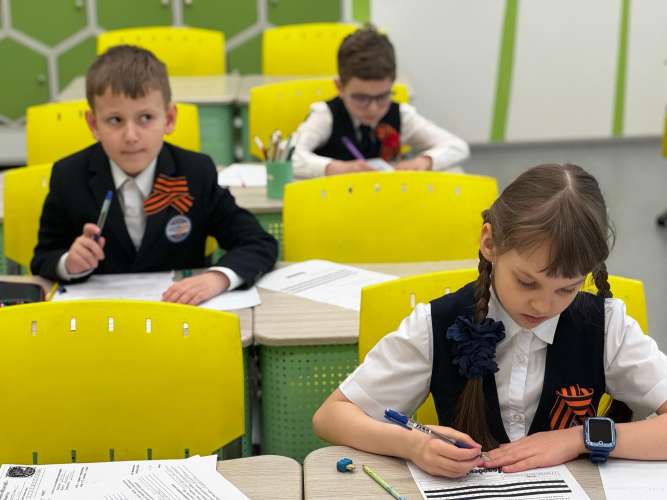 В ежегодном межрегиональном с международным участием интеллектуальном конкурсе «Полиолимпиада для первоклассников «Взлетай!»