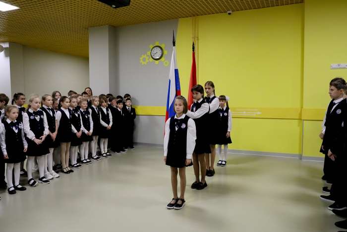 Линейка поднятия флагов