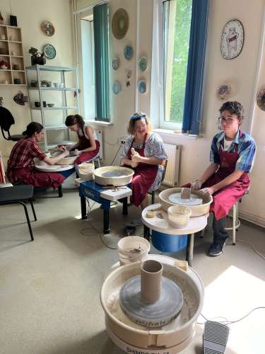 В Академии керамики прошла стажировка обучающихся ИТШ № 777