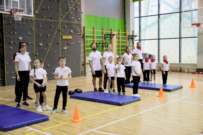 Спортивный праздник «Папа, мама, я — спортивная семья»