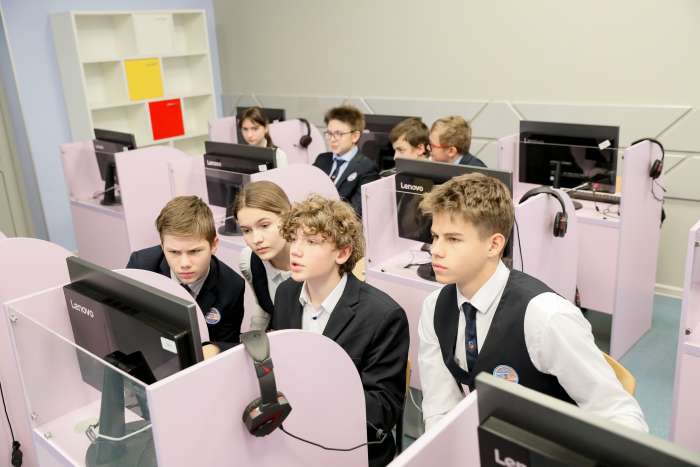 Обучающиеся ИТШ № 777 приняли участие в IV межрегиональном онлайн-квесте по информатике «За пределами»