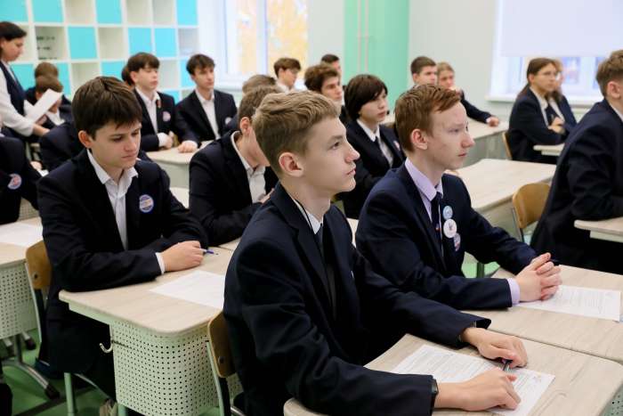 В Инженерно-технологической школе № 777 прошла вторая просветительская акция «Энергодиктант-2025»