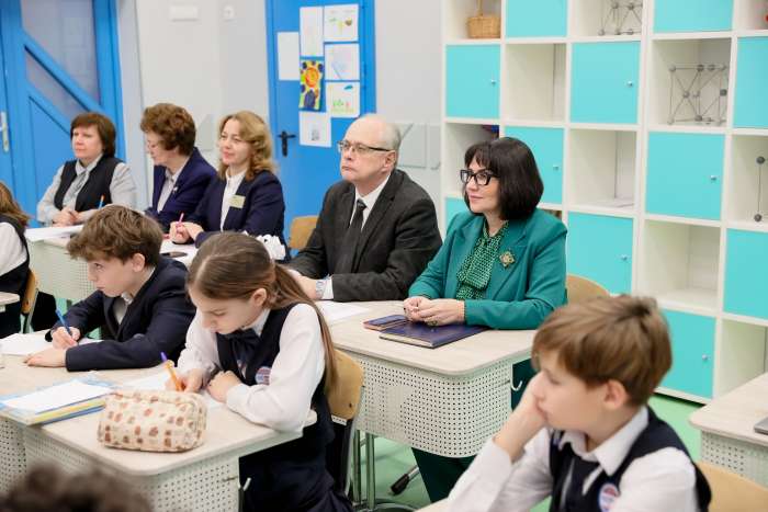 Администрация ИТШ № 777 провела мониторинг учебного процесса