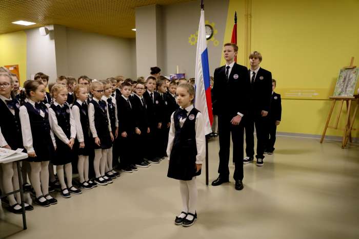 Линейка поднятия флагов