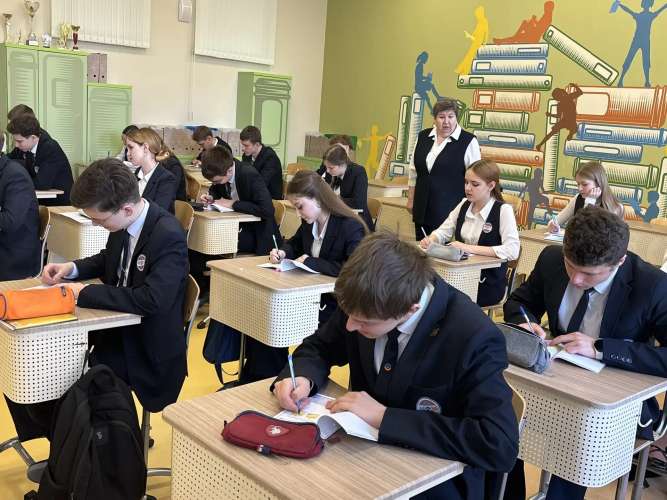 В ИТШ №777 стартовала декада космоса «Космический микс»