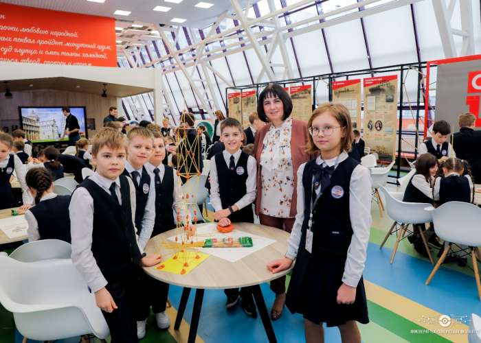 Школьники познакомились с Санкт-Петербургским государственным архитектурно-строительным университетом