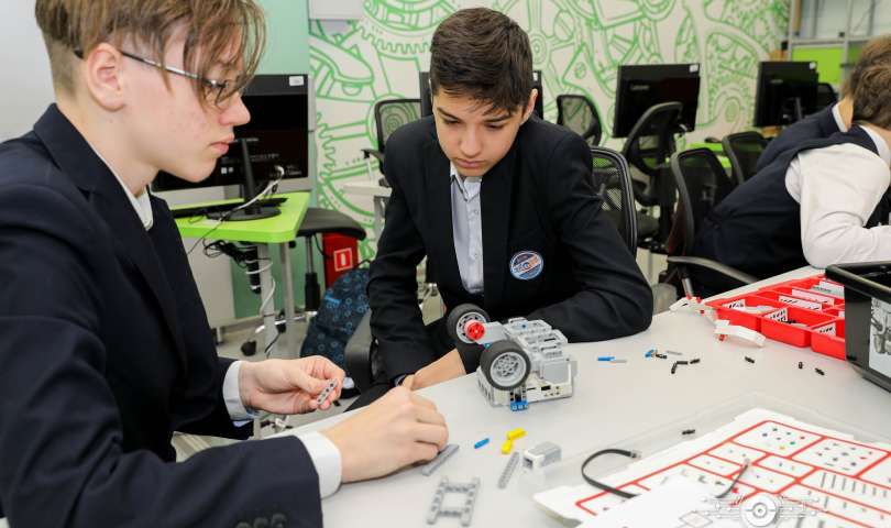 На площадке ИТШ № 777 прошёл школьный этап Всероссийских междисциплинарных технологических соревнований «Техно-вызов: инженеры будущего»
