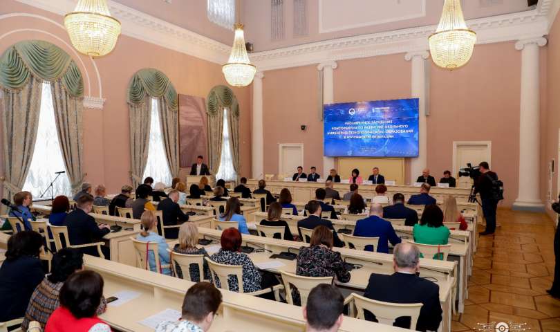 Журналисты  телеканала «Санкт-Петербург» рассказали, какие вопросы обсудили участники выездного заседания Консорциума
