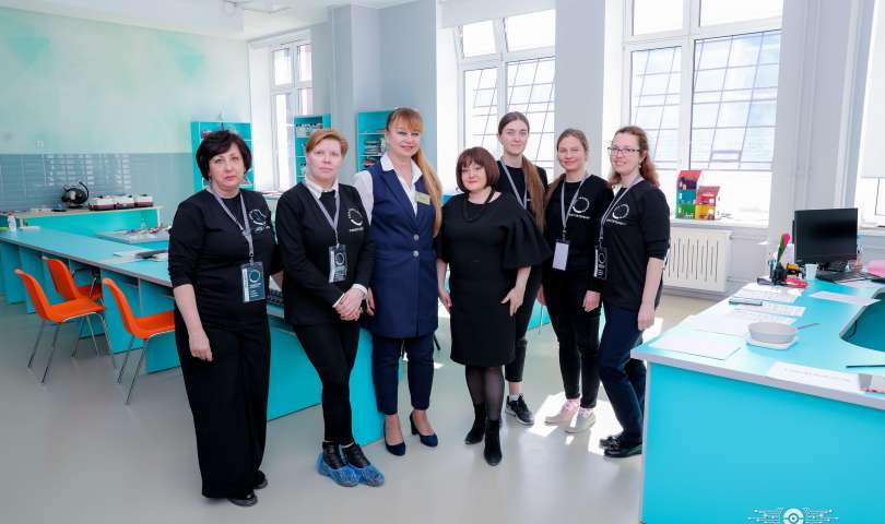 ИТШ № 777 посетила управляющий Галереей современного искусства фарфора в Санкт-Петербурге Инна Олеговна Никифорова