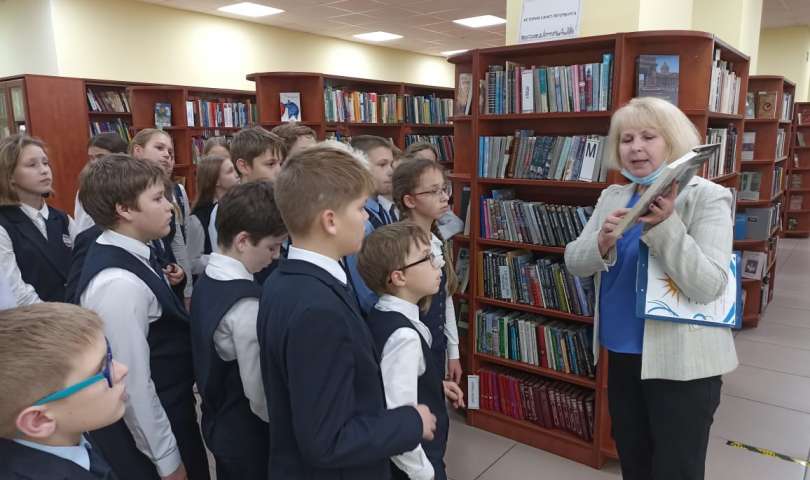 Ученики 6.4 класса посетили Библиотеку № 9 Приморского района