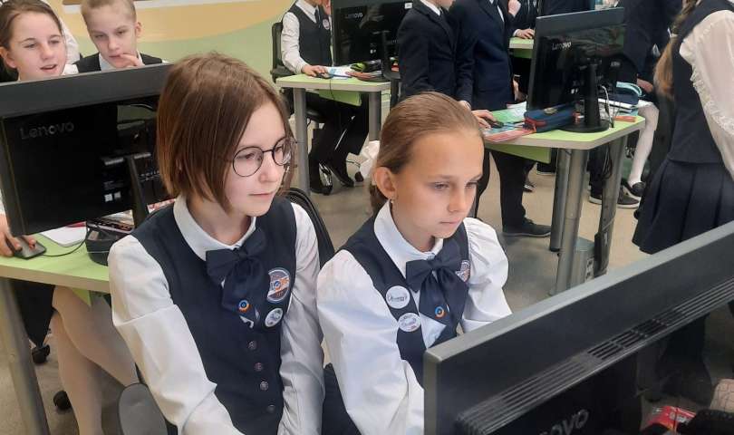 На уроке математики учащиеся 4.2 класса изучали компьютерную и программную инженерию