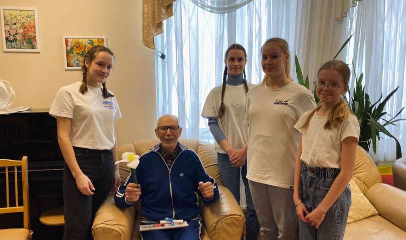 Волонтёры Лиги добра ИТШ организовали визит добра в КЦСОН Приморского района
