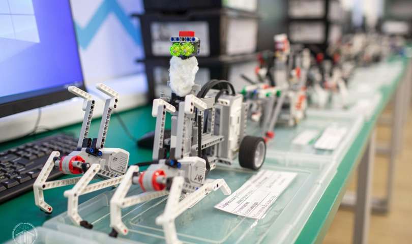Стали известны итоги Рождественского фестиваля-конкурса робототехнического мастерства, организованного Академией цифровых технологий
