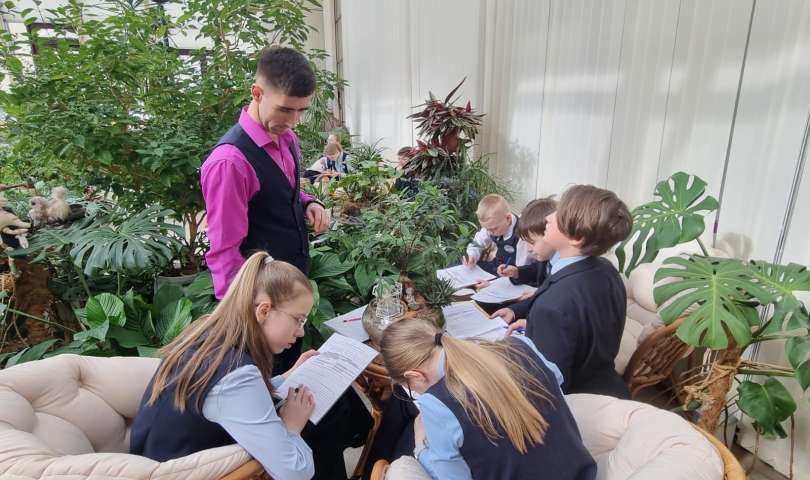 Уроки биологии по теме «Искусственные экосистемы» в 5-х классах прошли в школьном зимнем саду