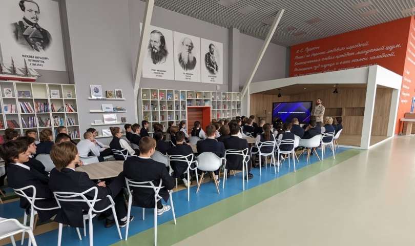 Ученики встретились с директором Школы программистов в Санкт-Петербурге Артёмом Валерьевичем Карабицким