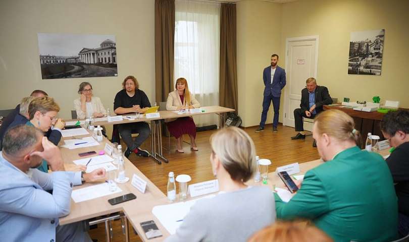 В РБК Санкт-Петербург состоялся круглый стол «Как меняется петербургская школа: укрупнение, цифровизация, другие тренды»